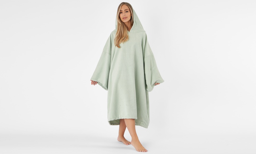 Image 22: Adult Oversized Poncho Towel