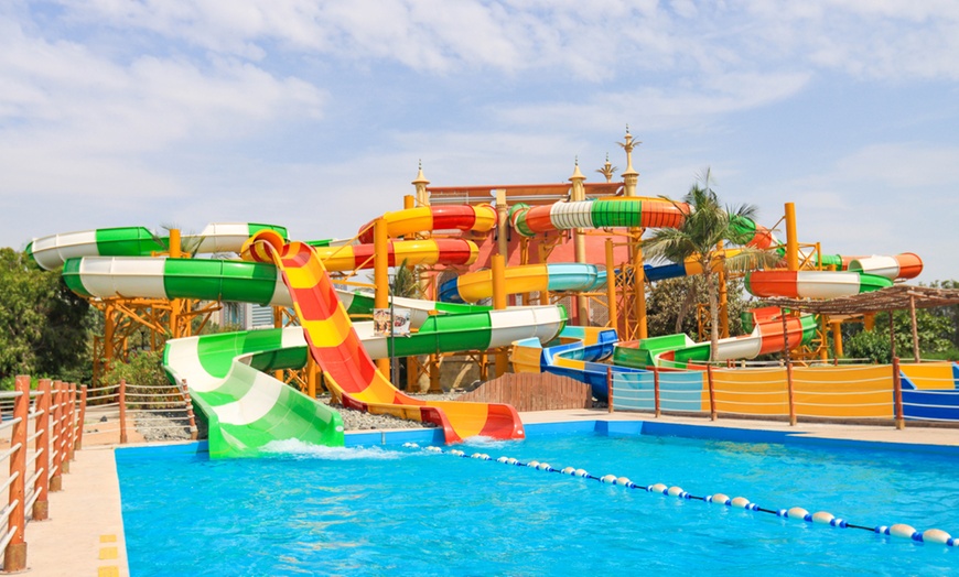 Image 2: Al Montazah Pearls Kingdom Water Park