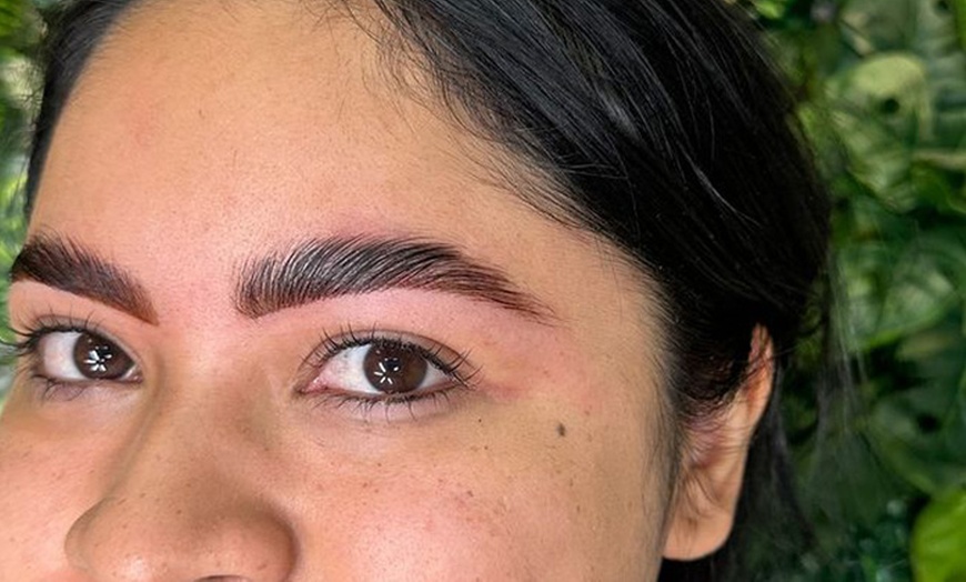 Image 3: Sesión de diseño y depilación de cejas con opción extra para 1 persona