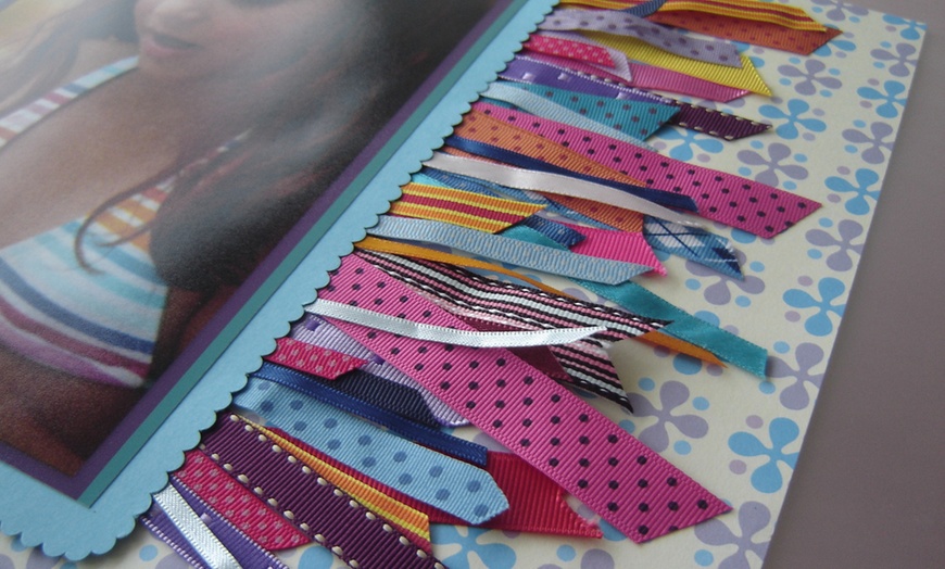 Image 6: Cuadro o álbum de scrapbook diseñado a mano, con hasta 30 fotos 