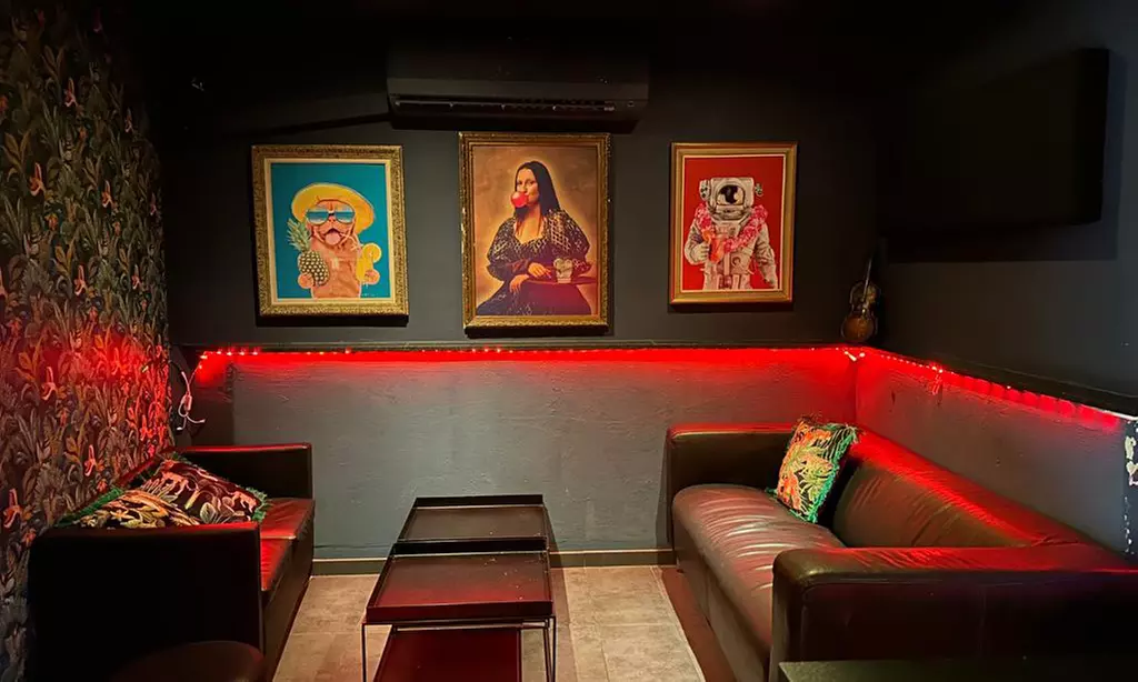 Menú con  hot dogs en Quatre Cocteleria