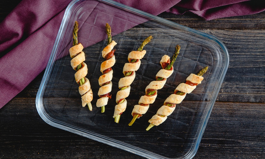 Image 2: Pyrex Glass Baking Trays