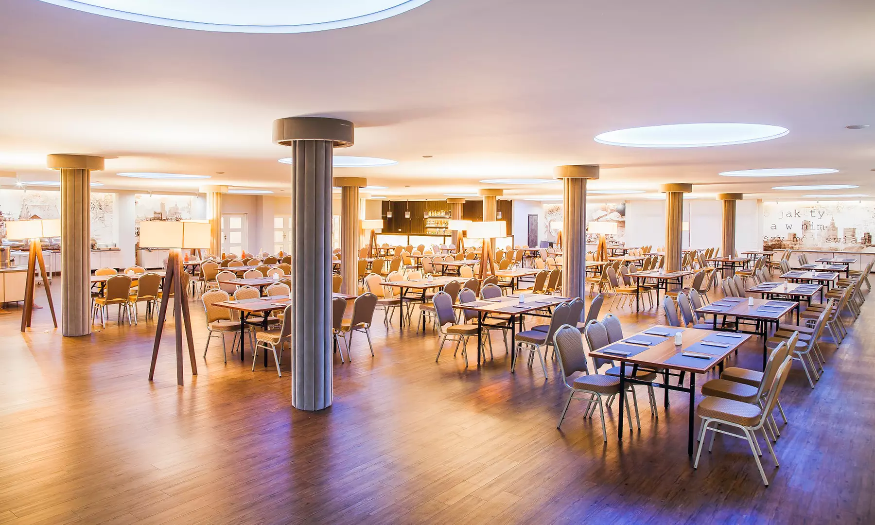 Raszyn k. Warszawy: pokój 2-os. z wyżywieniem, basenem i więcej