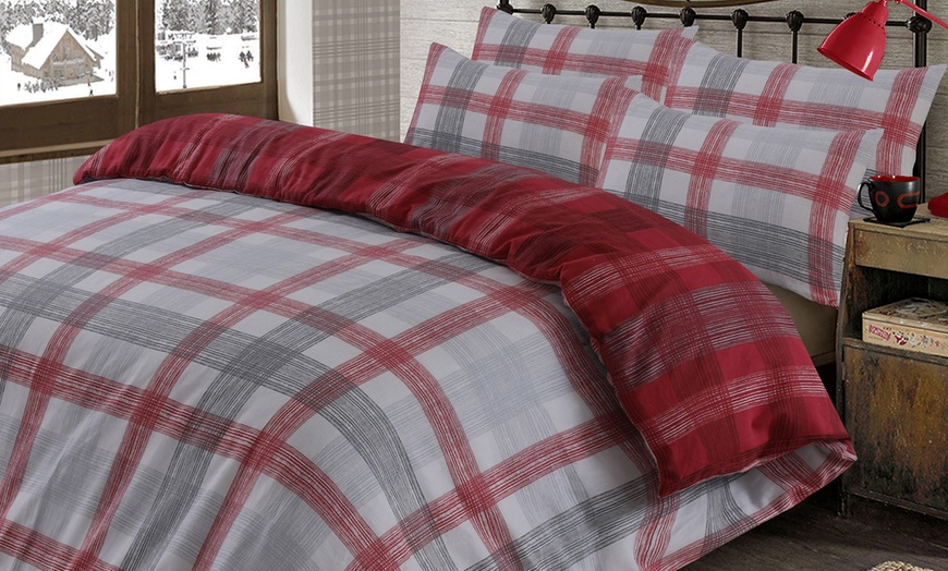 Image 3: Reversible Check Cotton Duvet Set