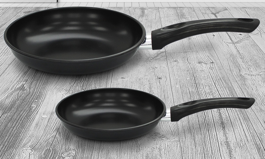 Image 2: Two Frying Pans Set