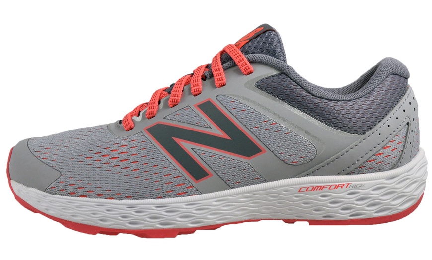 Image 7: New Balance Women's Running Trainers 