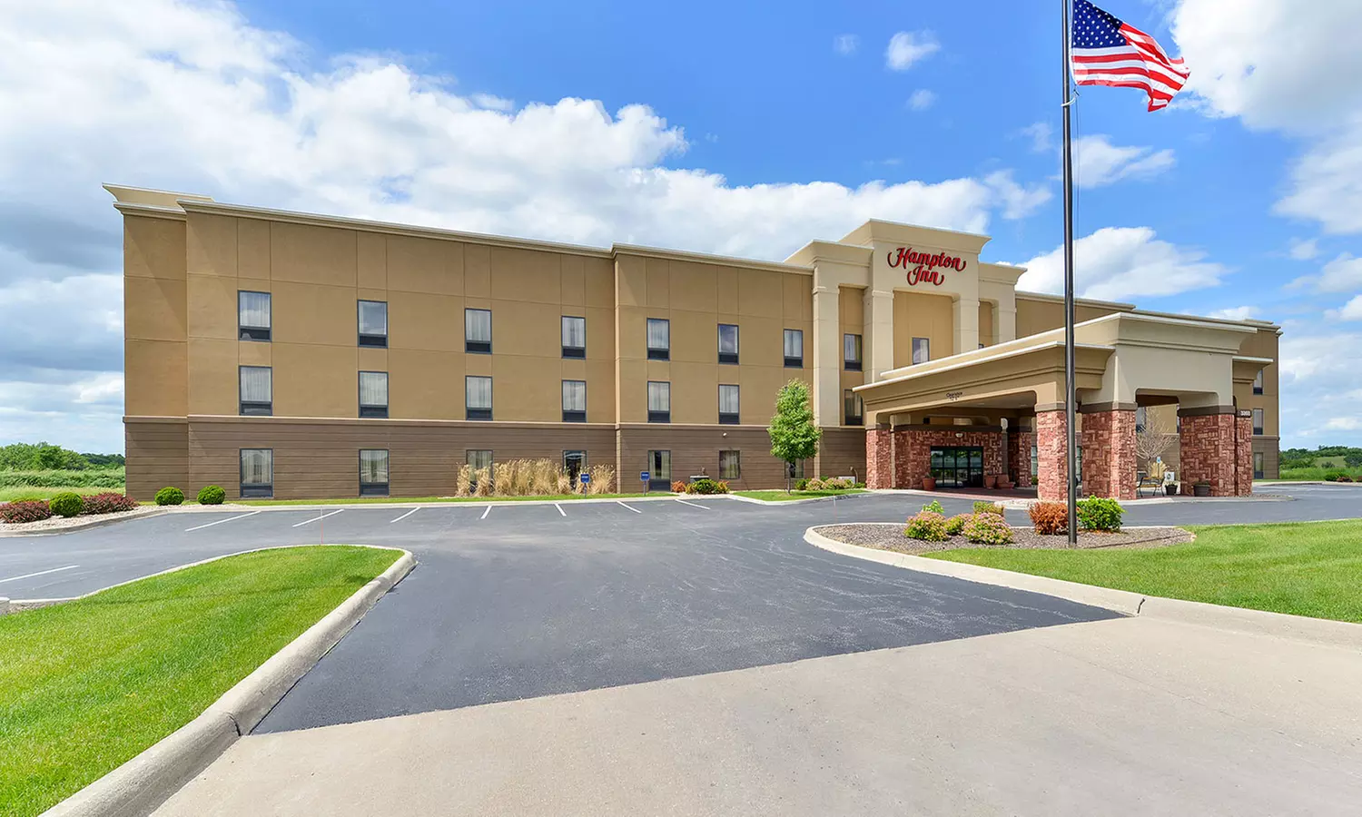 Stay at Hampton Inn Muscatine Near the Mississippi River with a Complimentary Hot Breakfast - Primary Image