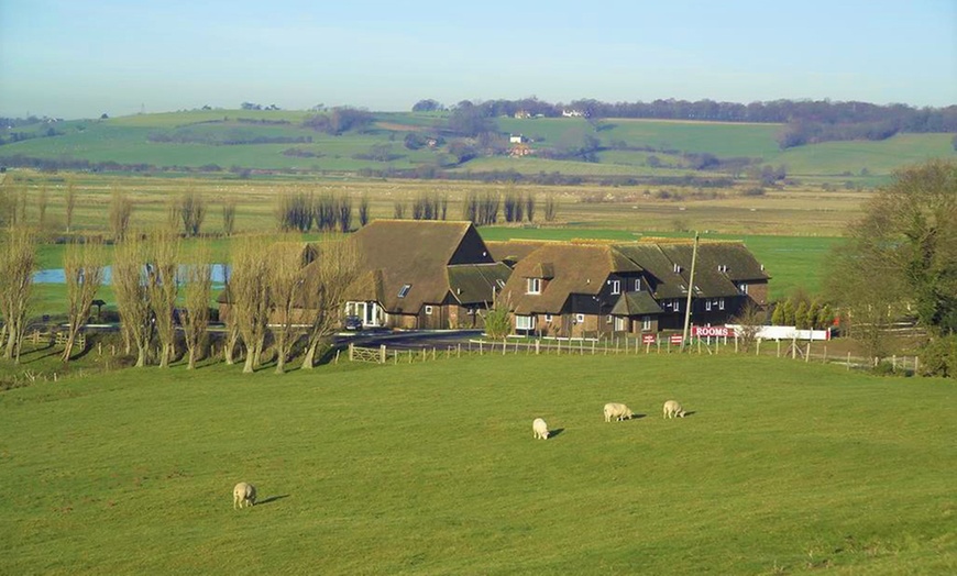 Image 5: Winchelsea: 4* Double or Family Room Stay with Breakfast