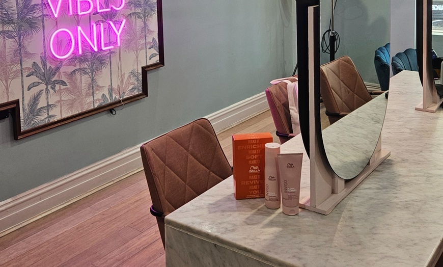 Image 3: Achieve a Sleek Finish with a Treatment & Blow-Dry Styling Experience