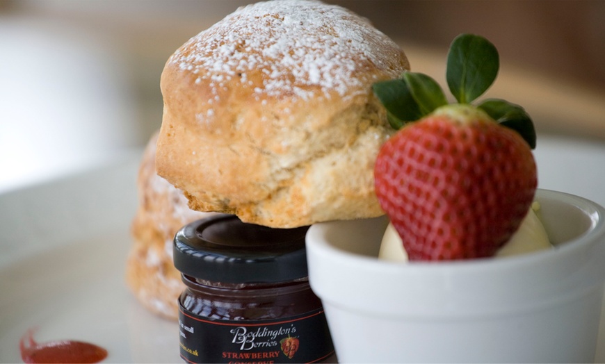 Image 4: Sparkling Afternoon or Afternoon Cornish Cream Tea at Porth Veor Manor