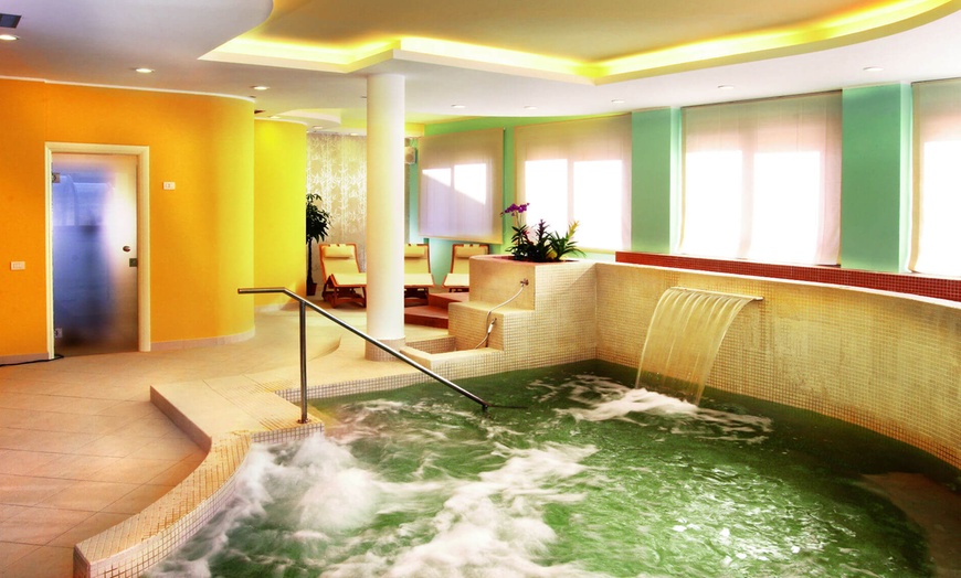 Image 1: Percorsi benessere Spa