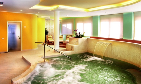 Percorsi benessere Spa o con sauna, massaggio rilassante alle Terme Di Sarnano (sconto fino a 67%)