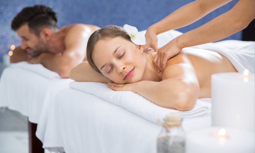 Image 1: ¡Tu cuerpo lo necesita! Masaje relajante en pareja de 30 o 60 minutos