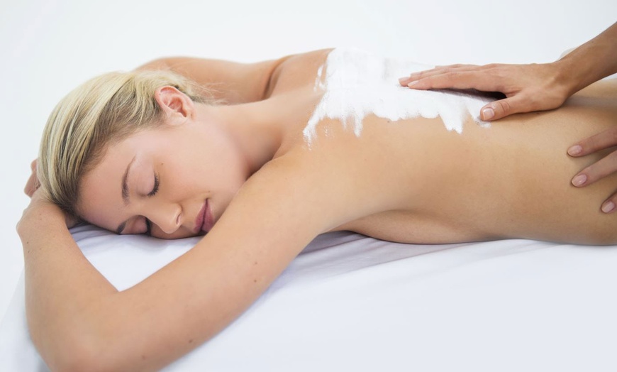 Image 11: Lauzerte : 1 à 3 nuits avec petit-déjeuner spa option massage relaxant