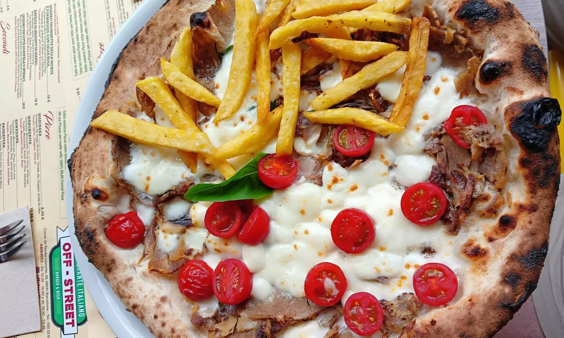 Menú con degustación de entrantes, principal, bebida y postre