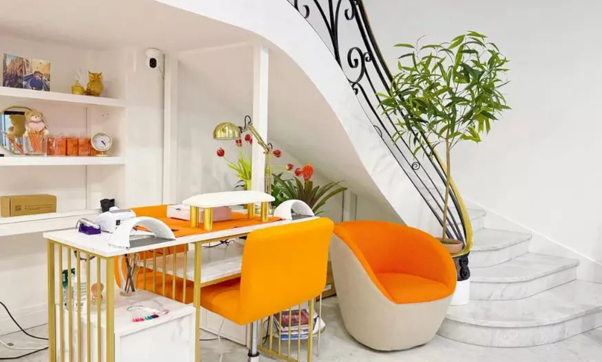 1 ou 2 poses de vernis semi-permanent couleur au choix sur les mains