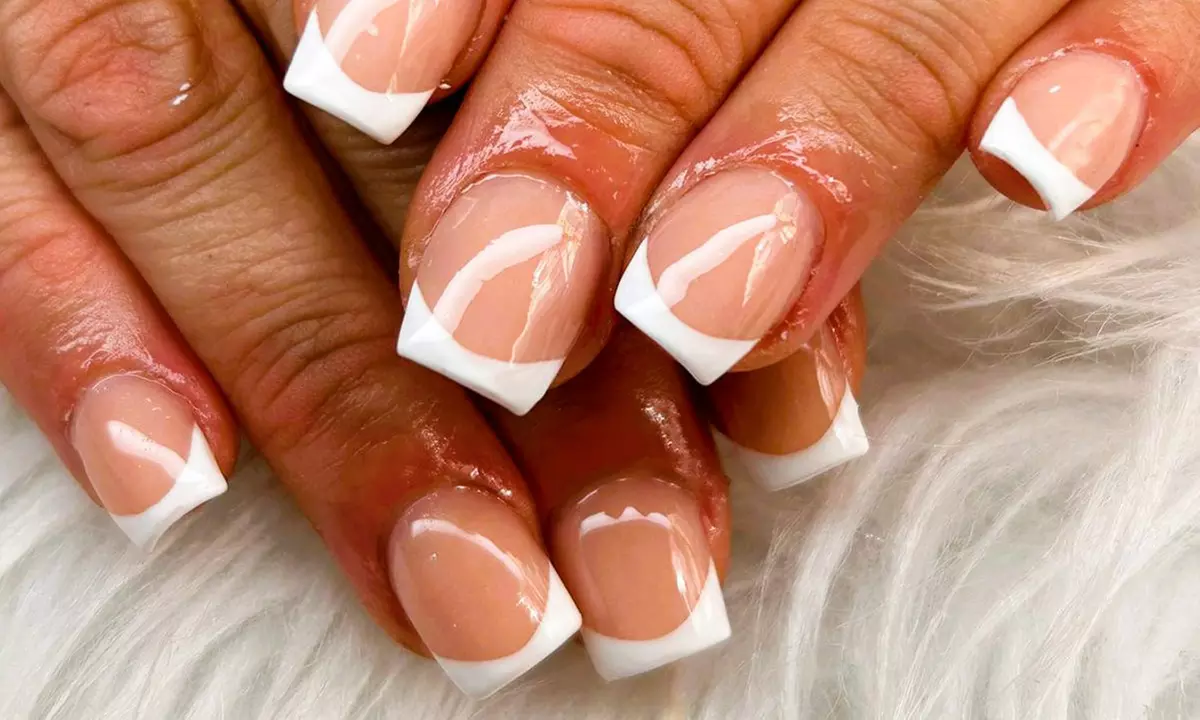 2 sesiones de manicura y/o pedicura con esmaltado en Souzza Nails Art