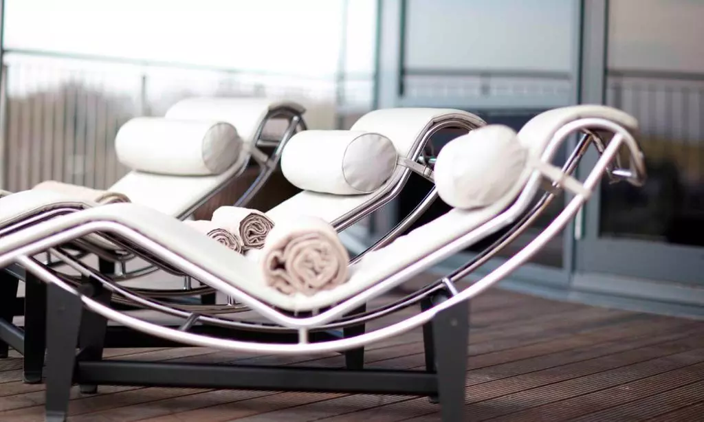 Surrey: Trackside 4* Spa break with Breakfast, Dinner, Prosecco