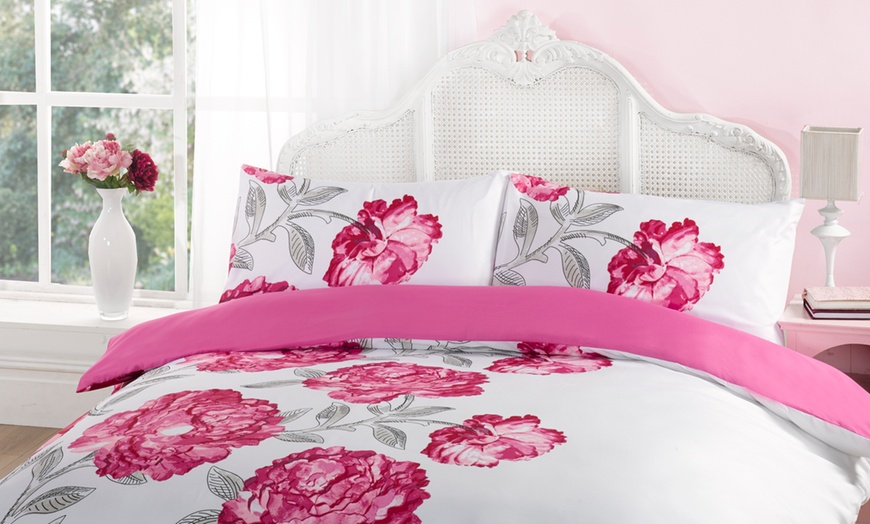 Image 15: Duvet Sets in Choice of Design