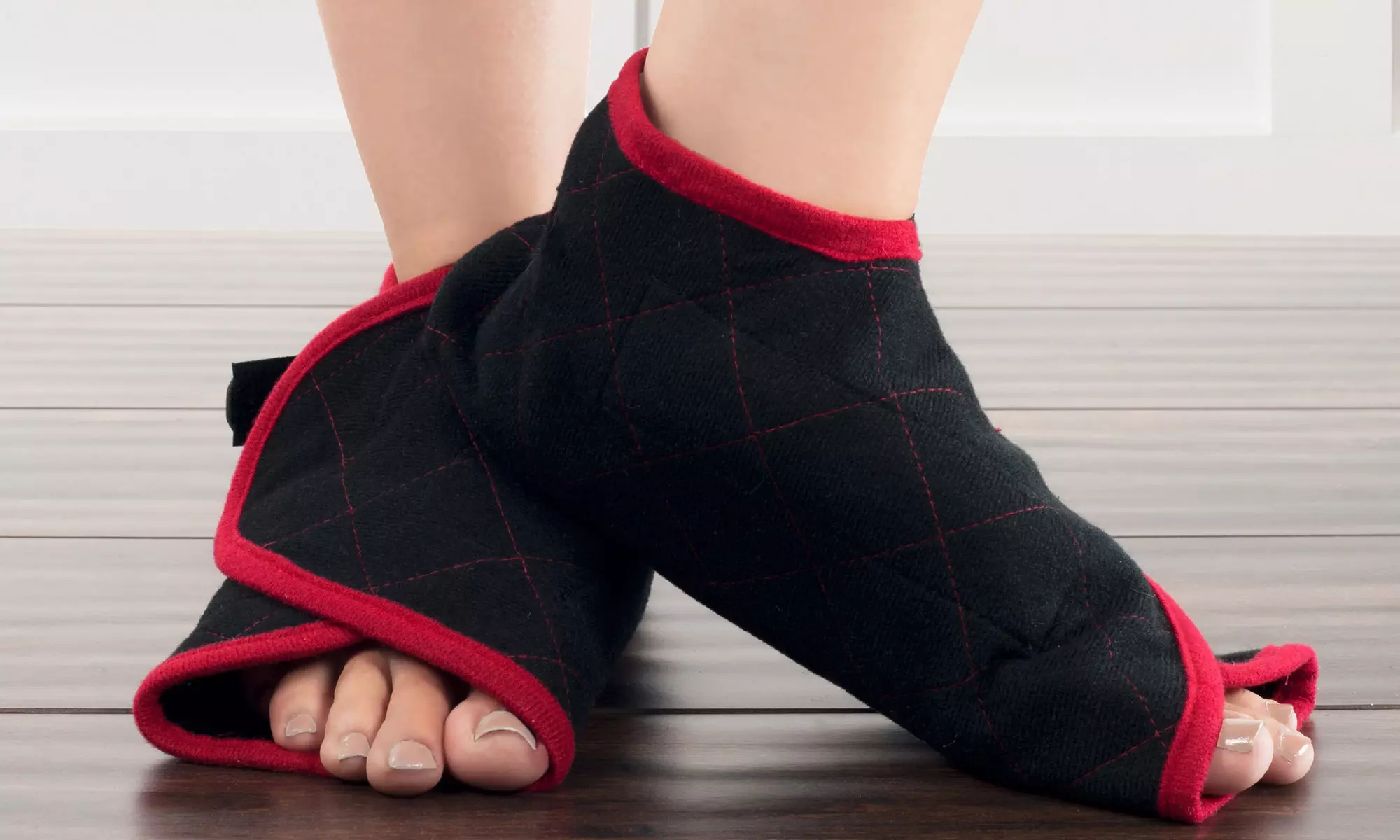 Hot and Cold Therapy Foot Wraps - Primary Image