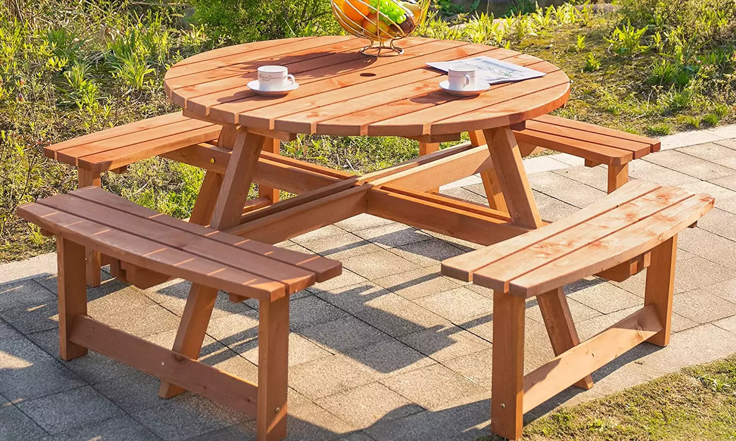 Outsunny Eight-Seater Round Picnic Table Bench