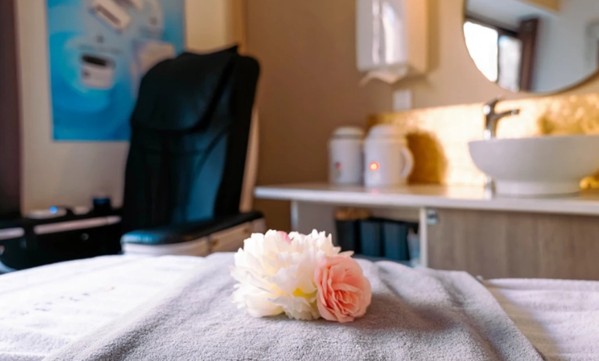 Image 2: Massage californien, pierres chaudes ou ciblé avec gommage en option