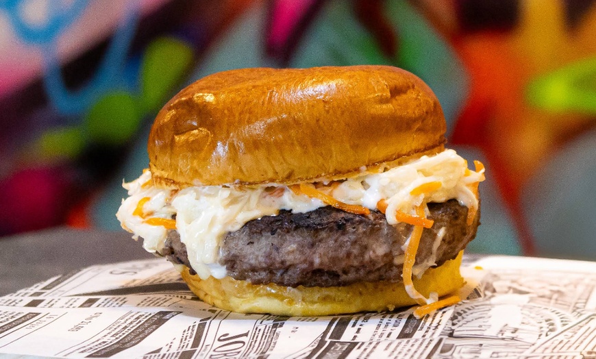 Image 7: Menú de hamburguesas para 2 personas con opción a postre