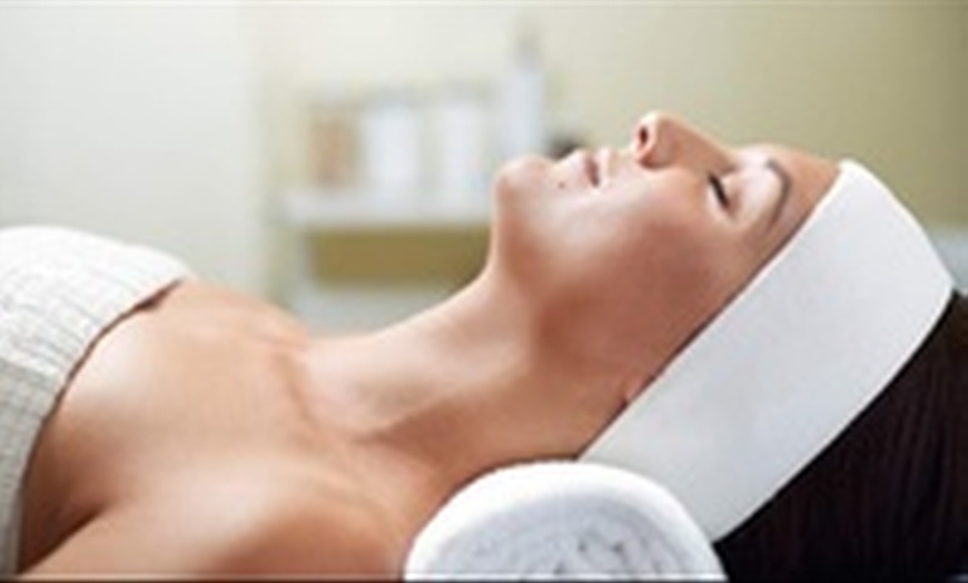 Image 3: HydraFacial Skin Renewal and Hydration Packages