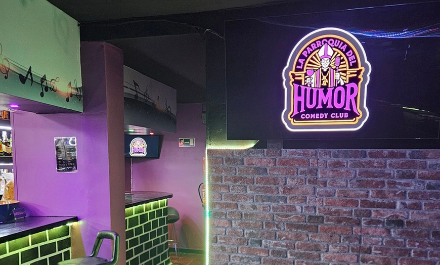 Image 1: Entrada a monólogo de comedia para 2 o 4 personas con cerveza