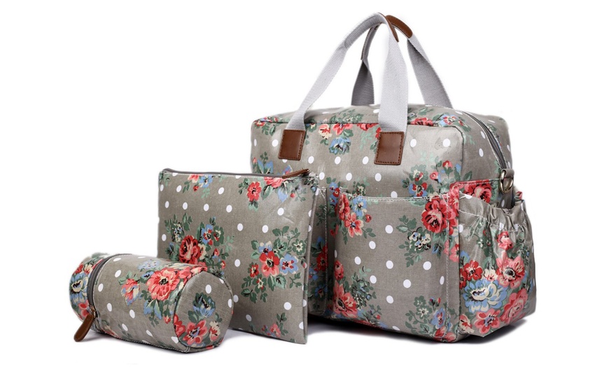 Image 11: Travel Baby Bag Set