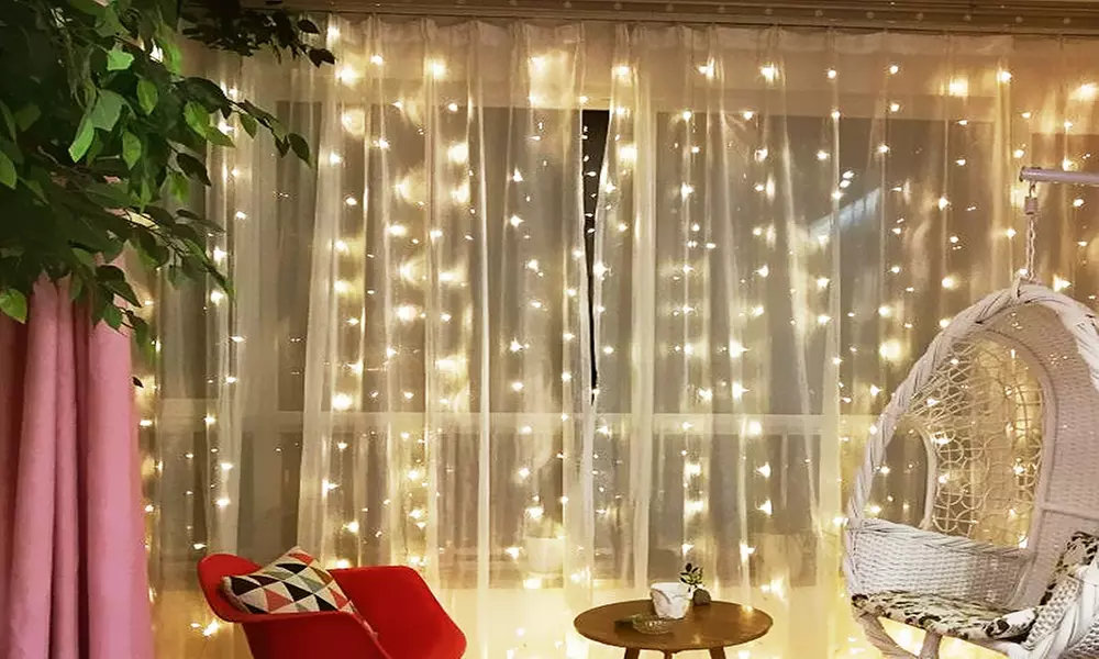 1 of 2 gordijnverlichtingen met led-lampjes