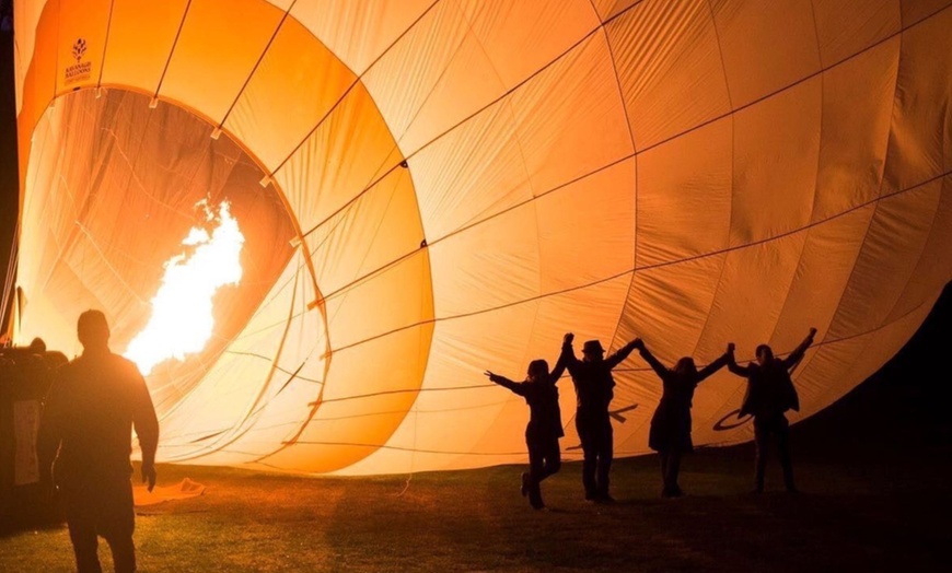 Image 3: Yarra Valley Sunrise Hot Air Balloon Experience with Panoramic Views 