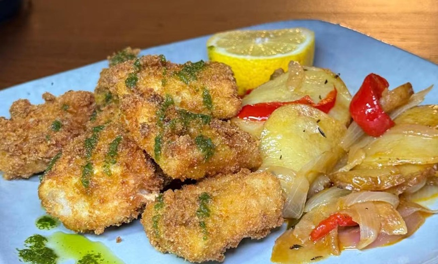 Image 4: Menú completo con platos típicos españoles para 2 o 4 personas