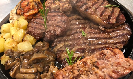 Menu alla carta con antipasto, primo, secondo, dolce e vino al ristorante Aumm (sconto fino a 52%)