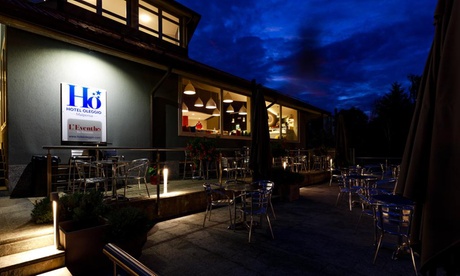 Novara, Oleggio: camera doppia o matrimoniale con colazione, aperitivo e sconto per cena per 2 presso l'Hotel Oleggio