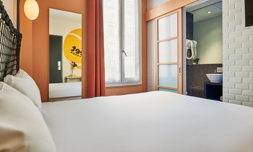 Image 7: Greater Paris: Double Room with Breakfast