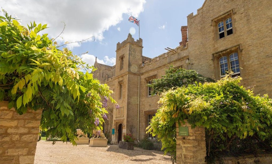 Image 11: Oxfordshire: Double Room or Junior Suite with Breakfast