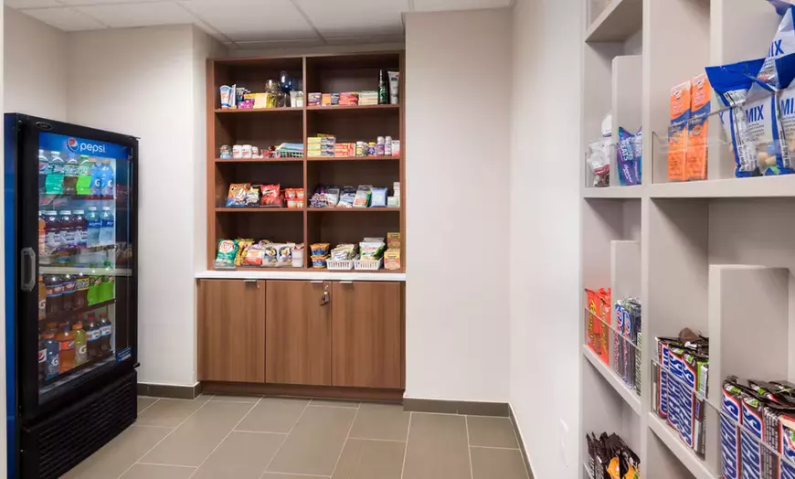Vending machines & lobby shop