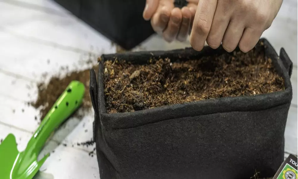 Natural & Organic Coco Fiber Expanding Soil for Planting (2, 4 or 6 Pack)