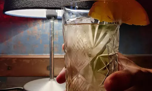 Menú con  hot dogs en Quatre Cocteleria