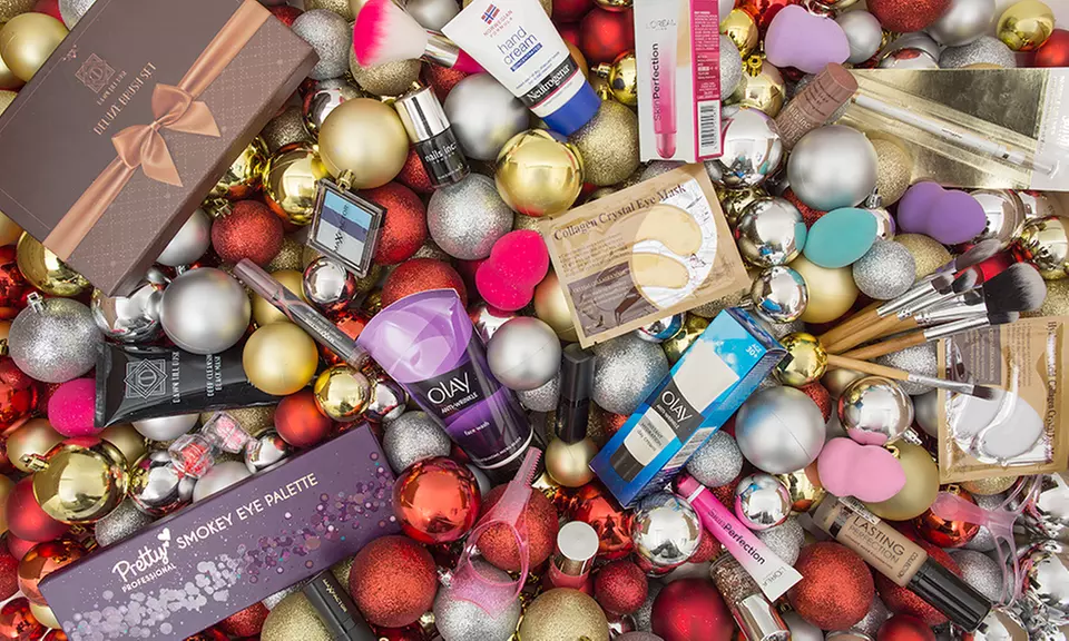 2, 4, 6, 8 oder 10 Kosmetikprodukte für den Weinachtsstrumpf nach Zufallsprinzip - Second Medium