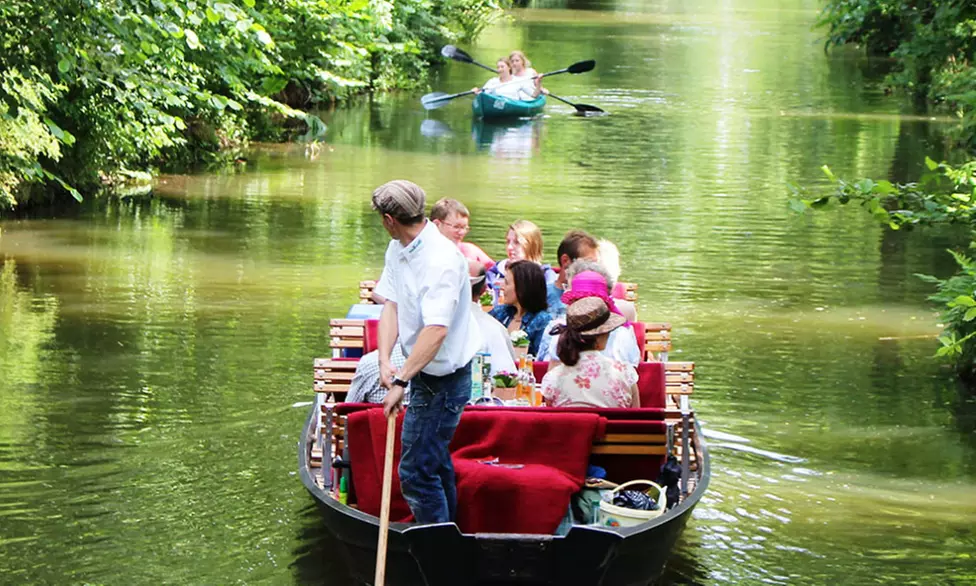 Entdecke die Schönheit der Spree: Schleusen-Kahnfahrt für 2 oder 4 Personen mit Spreehafen Burg (bis 20% sparen) - Primary Image