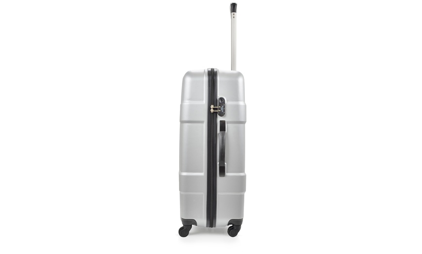 Image 9: Three-Piece Luggage Set