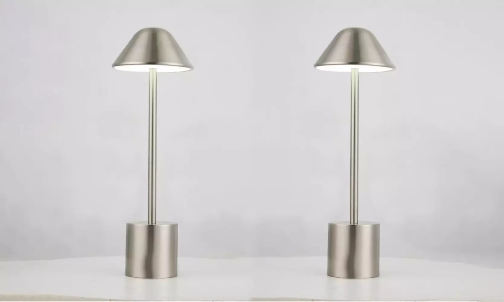 Set con 2 lampade a LED ricaricabili da scrivania Pyramidea