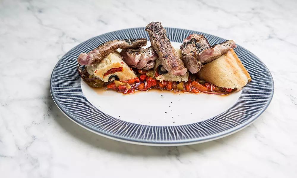 Cocina sevillana auténtica para 2 personas en La Despensa de Molviedro