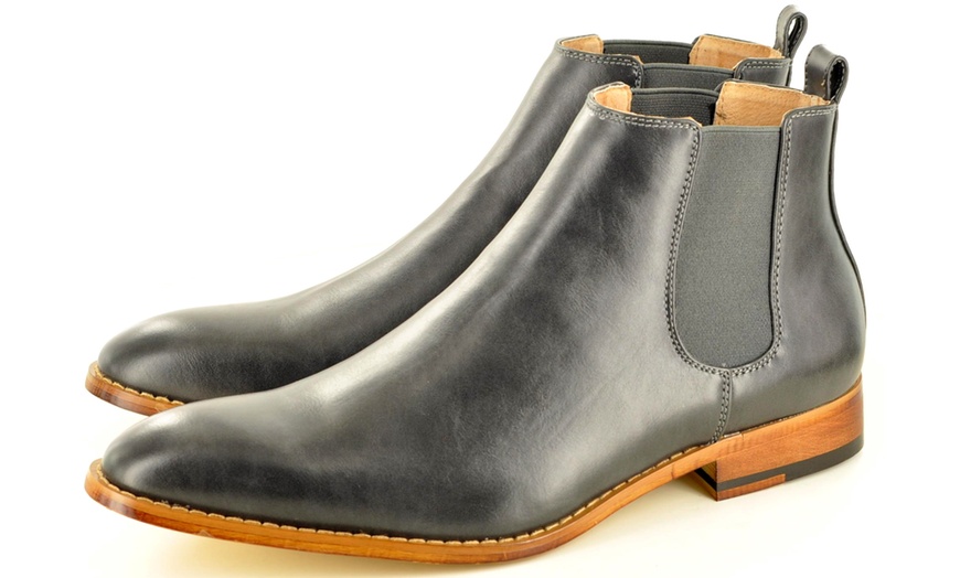 Image 32: Men's Pointed Toe Chelsea Boots