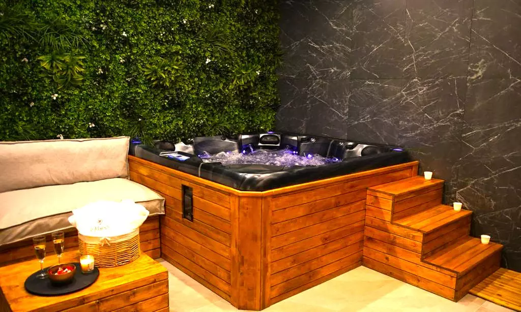 Spa privatif avec bain à remous et sauna en duo