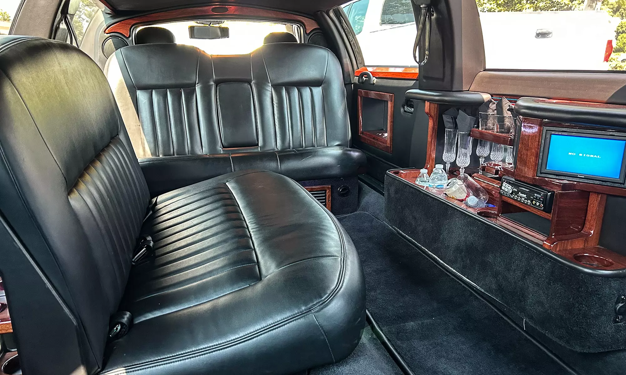 Enjoy a 5 Hours Mercedes Sprinter Limo Van Holds 16 People