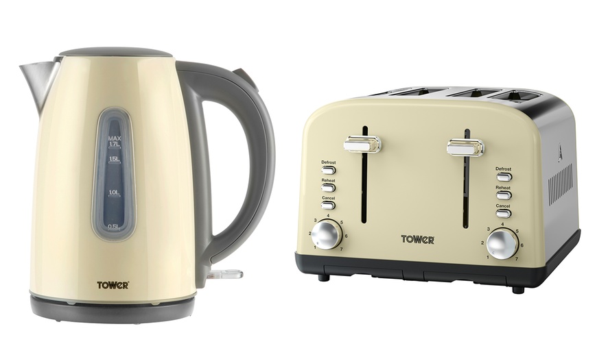 Image 14: Tower Kettle and Four-Slice Toaster