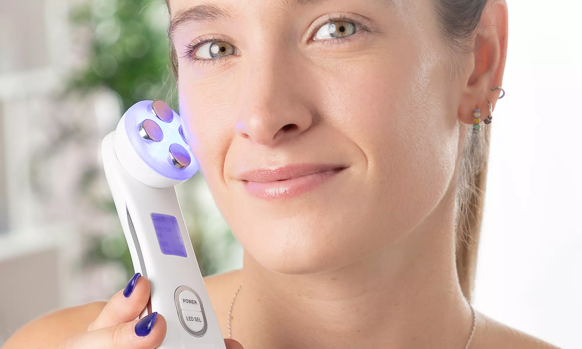 Masseur Facial avec Radiofréquence, Photothérapie et Électrostimulation Wace InnovaGoods - Primary Image